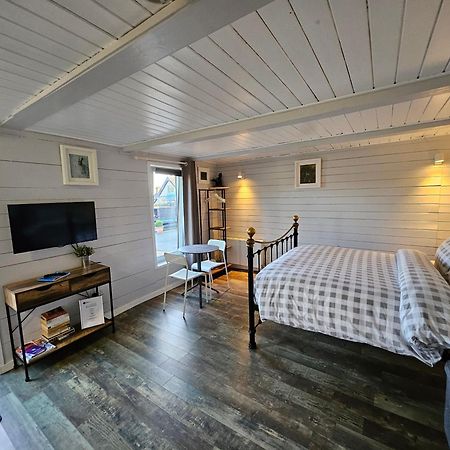 Loughview Chalet Whitehouse  Buitenkant foto