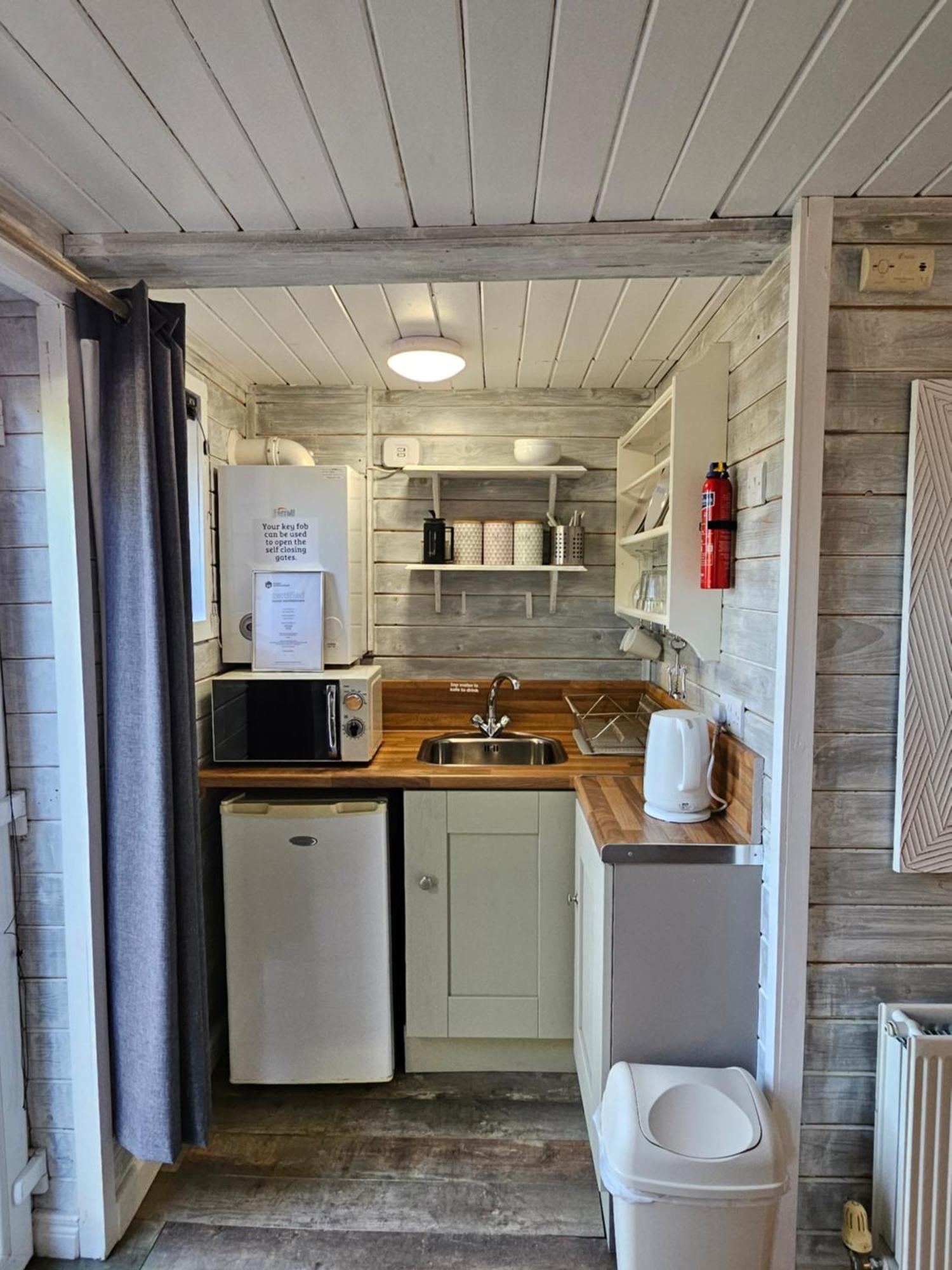 Loughview Chalet Whitehouse  Buitenkant foto